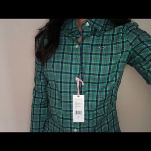 Vineyard Vines never worn, new with tags shirt